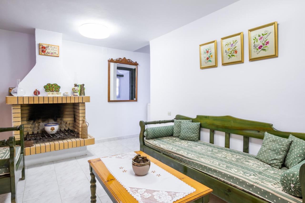 Mertonas Villa Kyra Panagia Екстериор снимка